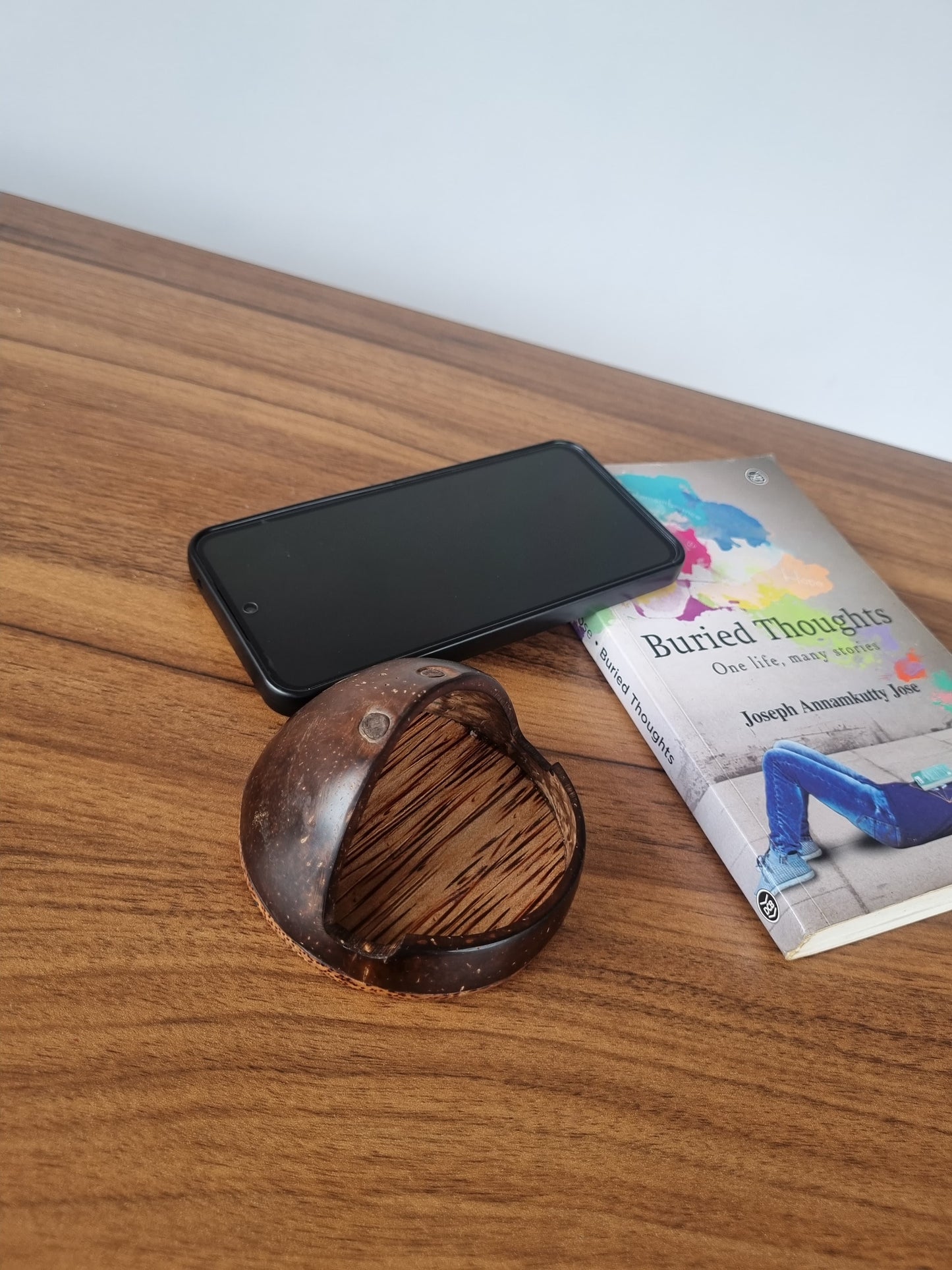 Eco-Friendly Coconut Shell Mobile Holder – Sustainable & Stylish